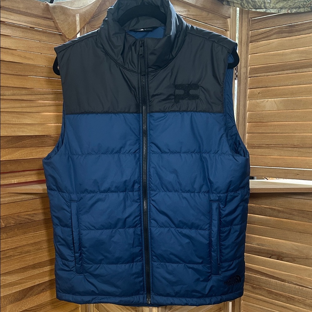 Men's North Face Everyday Insulated Blue & Black Quilted Puffer Vest *embroidery